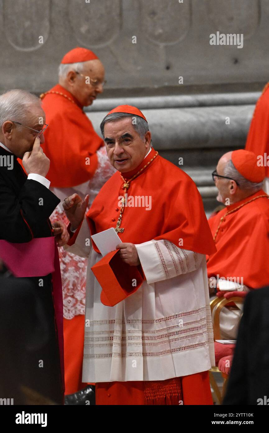 Angelo becciu pope francis hi-res stock photography and images - Alamy