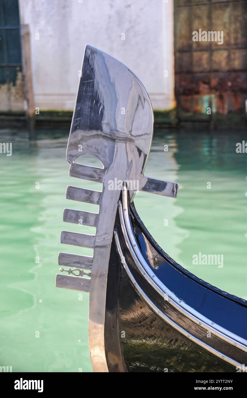Gondola shape hi-res stock photography and images - Alamy