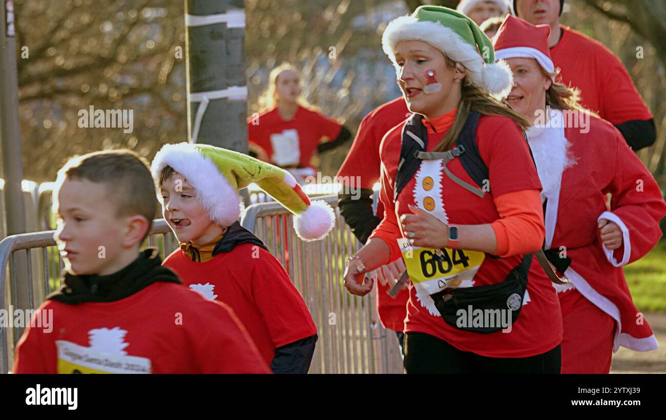 Glasgow, Scotland, UK. 8th December, 2024. Glasgow green the public ...