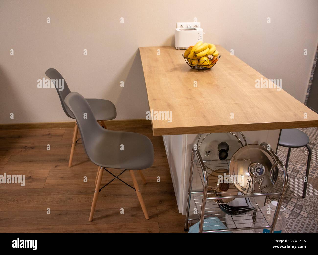 Image showcasing Minimalist office ergonomic chairs hi-res stock photography and images ...