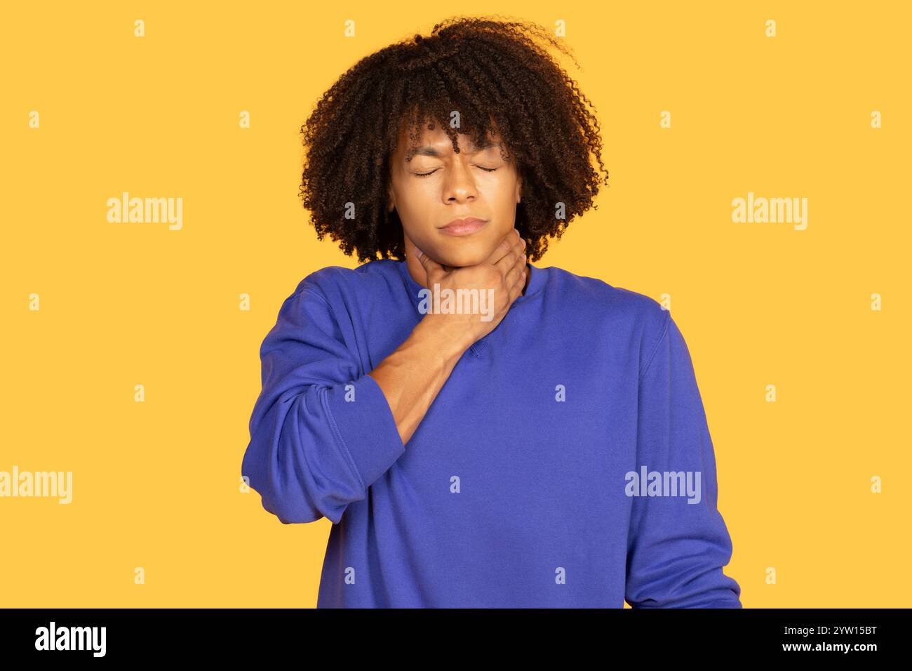 Man in vibrant blue shirt hi-res stock photography and images - Alamy