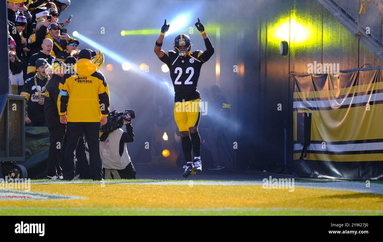 December 8, 2024: Najee Harris #22 during the Steelers vs Browns in Pittsburgh, PA. Jason Pohuski/CSM Stock Photo