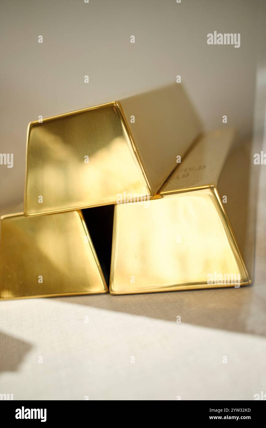 Gold bars stack hi-res stock photography and images - Alamy
