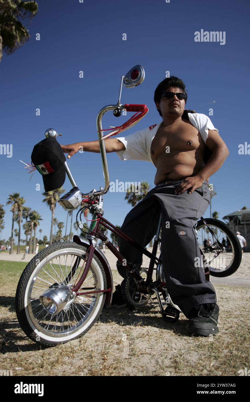 Low rider bike hi-res stock photography and images - Alamy