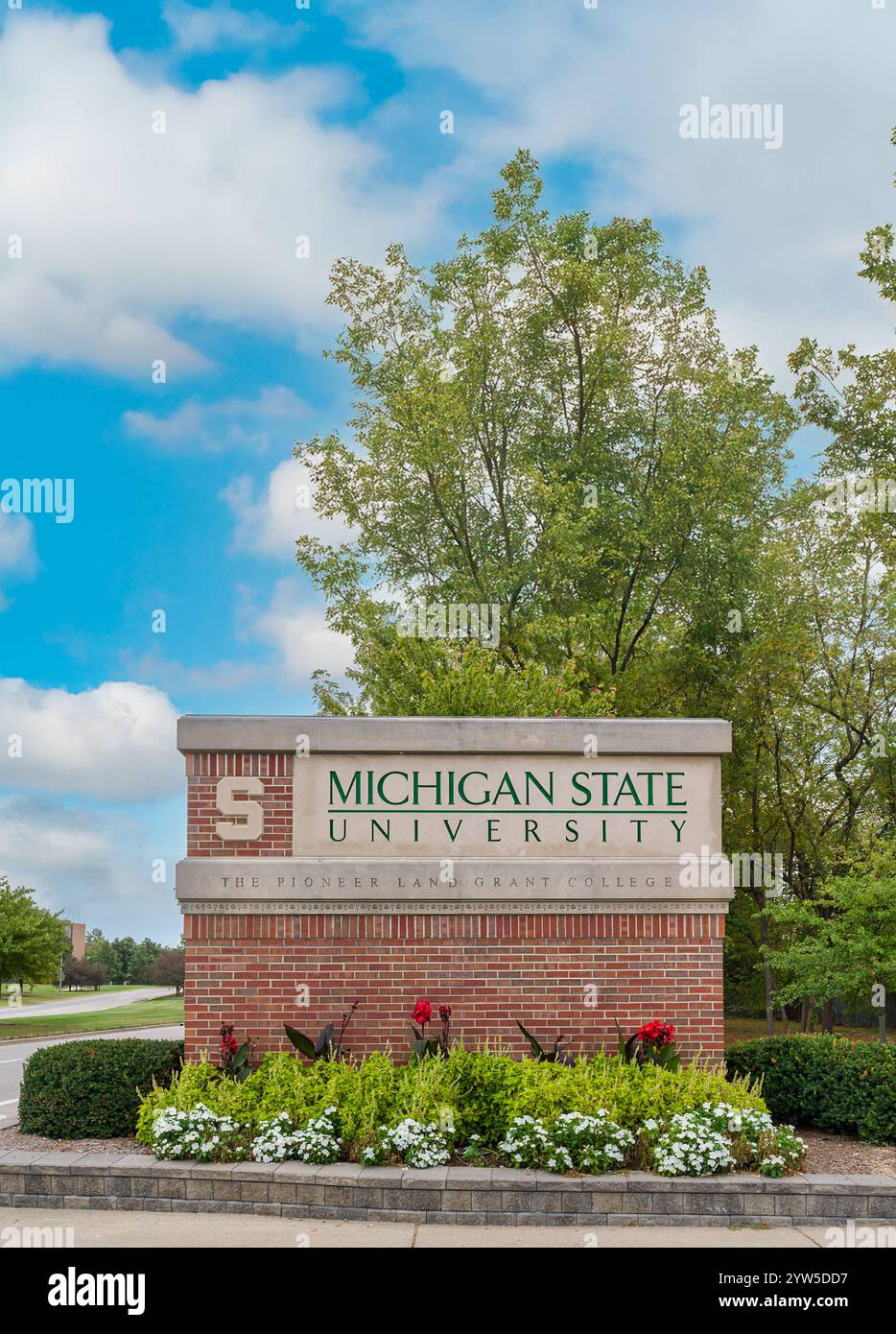 EAST LANSING, MI, USA, SEPTEMBER 20, 2024: Entrance wall and logo to the campus of Michigan State University. Stock Photo
