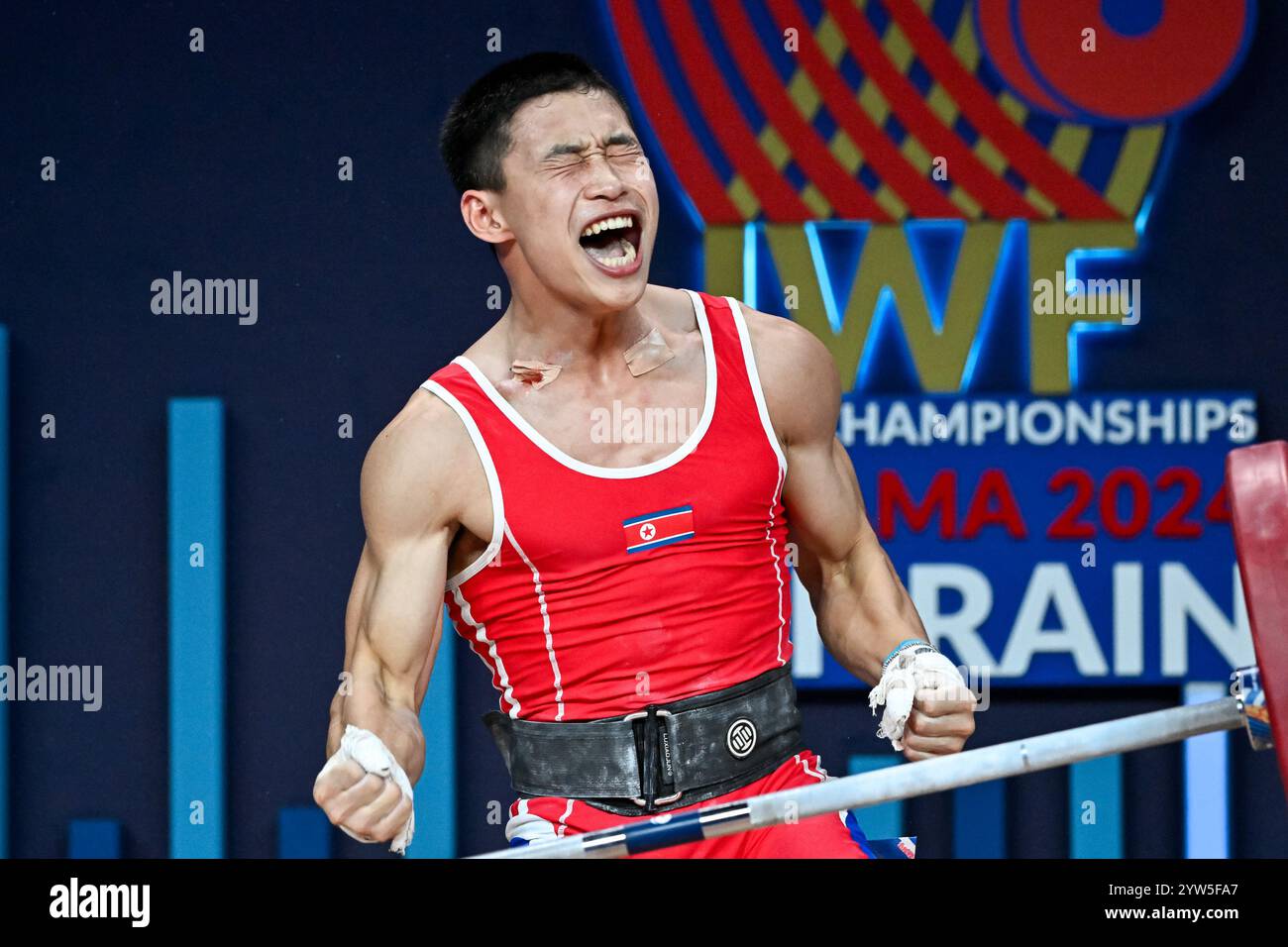 Won Ju Ri of North Korea celebrates after winning the gold medal in ...
