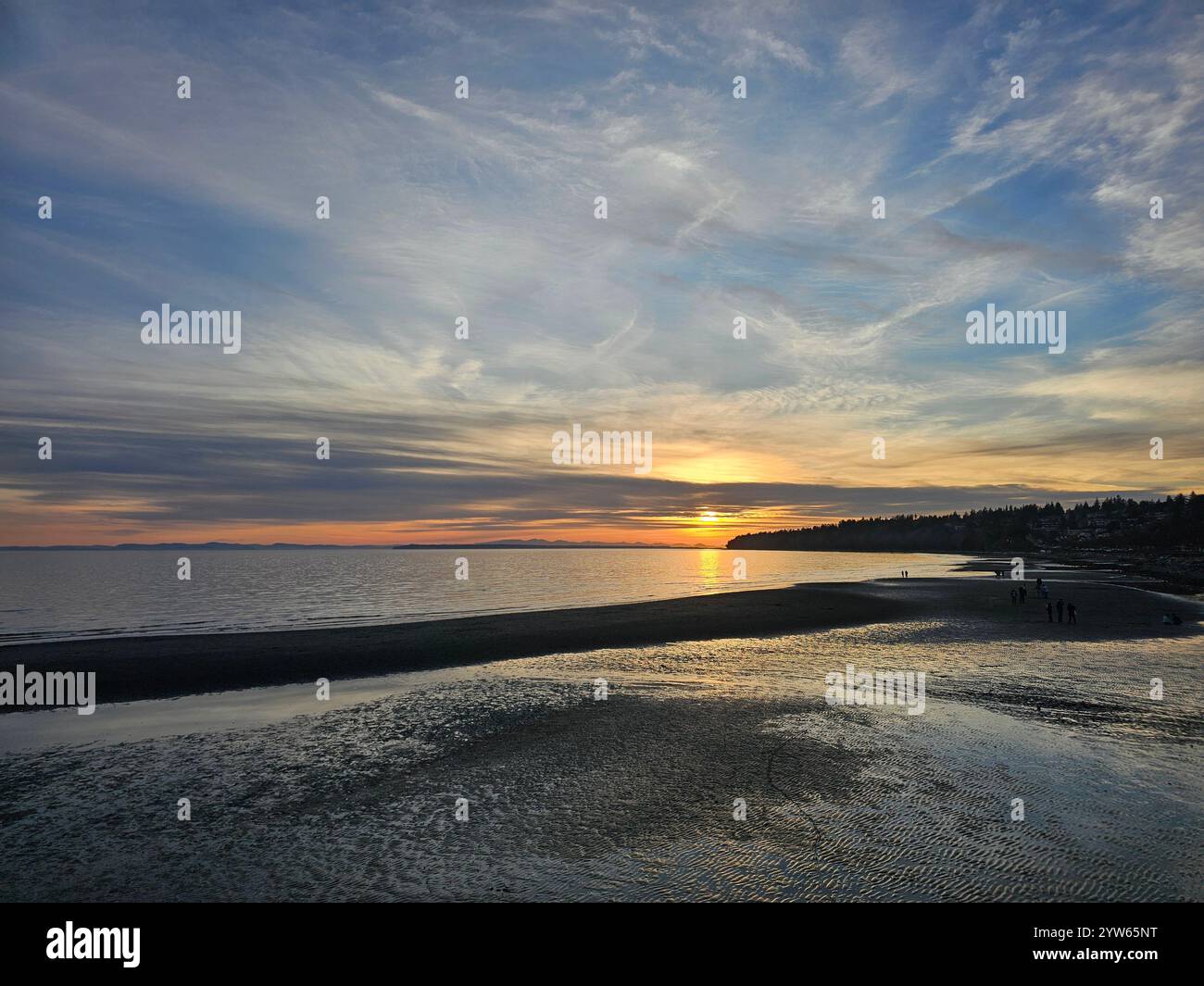 Chasing horizons where the sun kisses the ocean goodnight - Smartphone Captured Stock Image