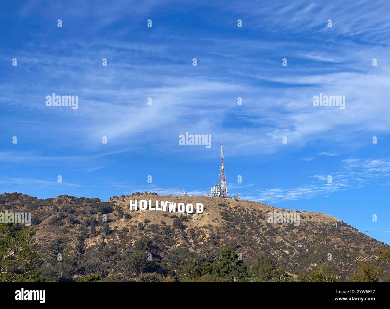 The iconic Hollywood Sign in the Holywood Hills overlooking Los Angeles ...