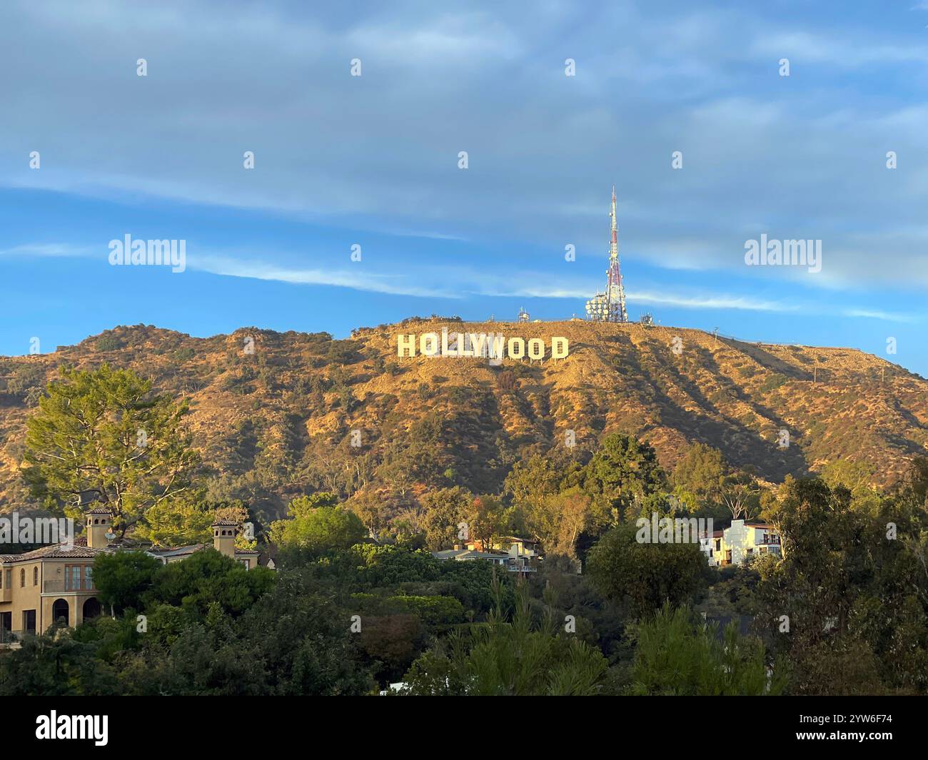 The iconic Hollywood Sign in the Holywood Hills overlooking Los Angeles ...
