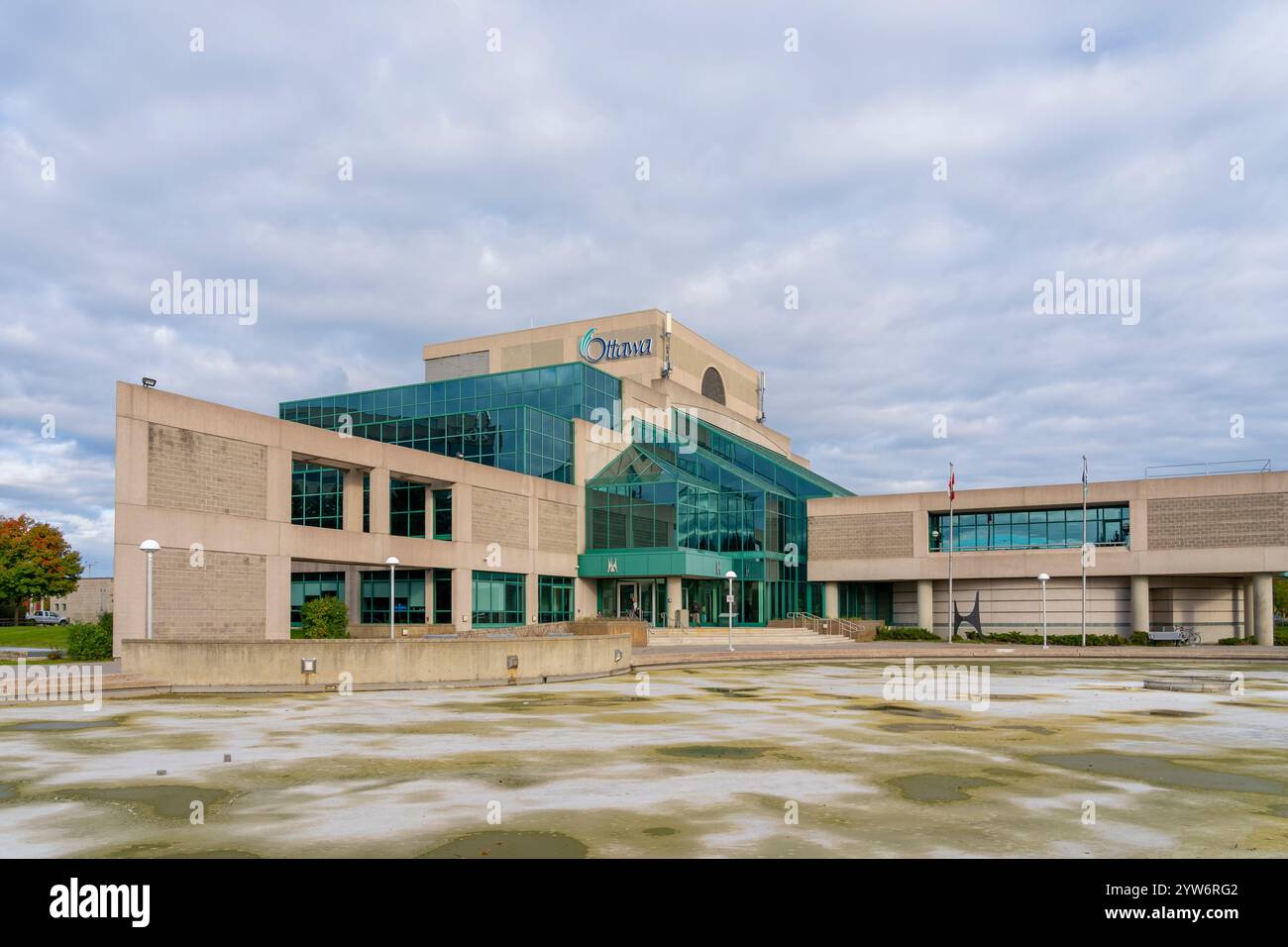 101 centrepointe dr hi-res stock photography and images - Alamy