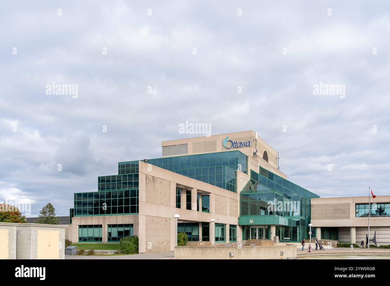 101 centrepointe dr hi-res stock photography and images - Alamy