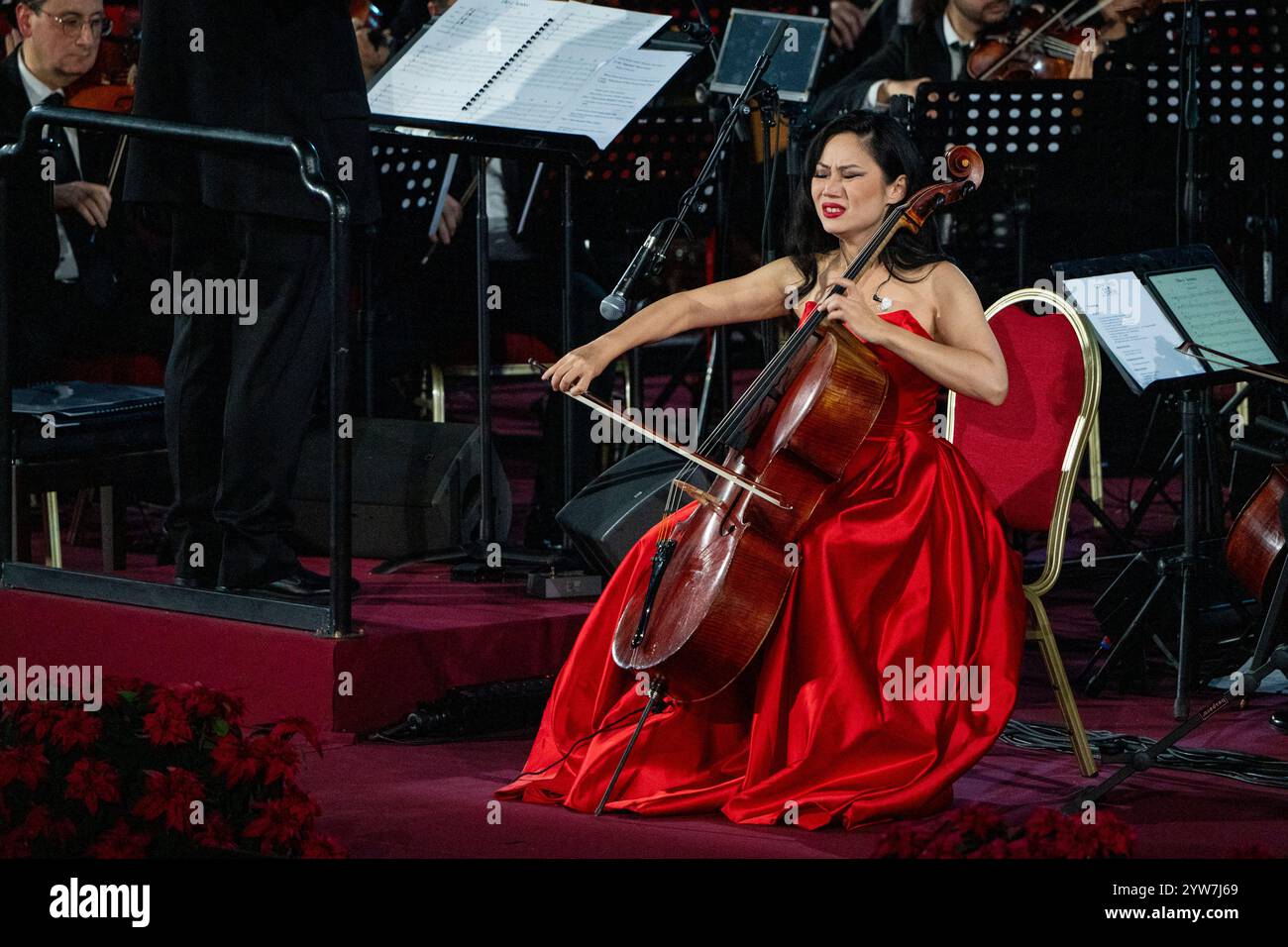vatican-city-vatican-07th-dec-2024-tina-guo-performs-during-the