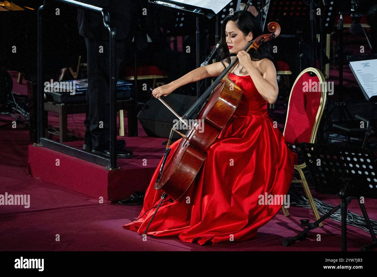 vatican-city-vatican-07th-dec-2024-tina-guo-performs-during-the