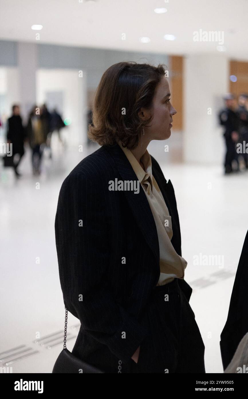 Paris, France. 10th Dec, 2024. French actress Adele Haenel arrives at ...