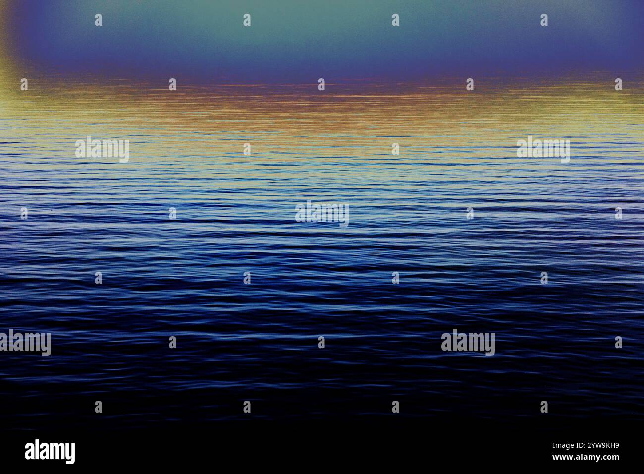 Solarisierte Wasseroberfläche – Blau, Gelb und Orange im Farbdialog Stock Photo