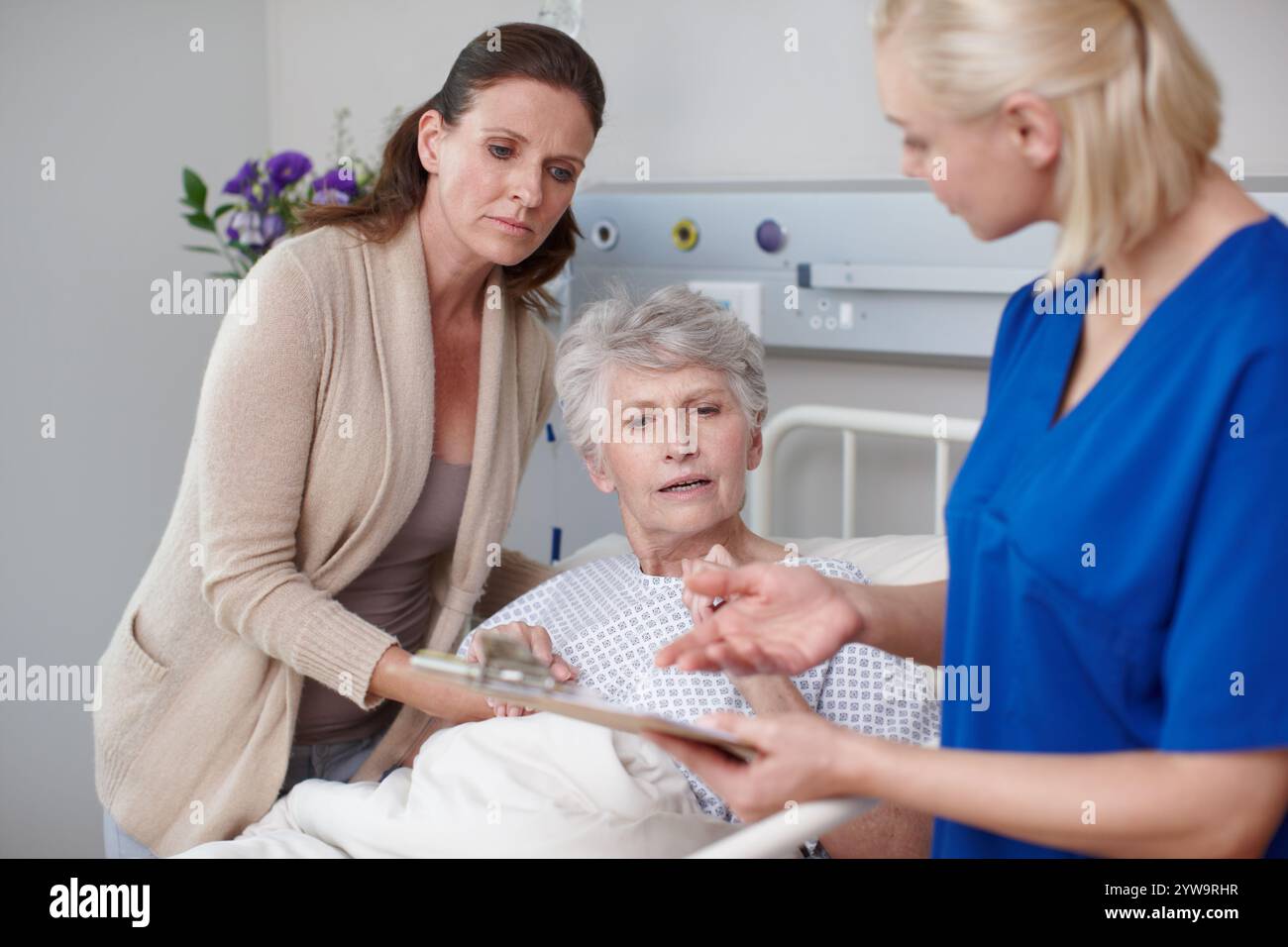 Elderly family nurse talk hi-res stock photography and images - Alamy