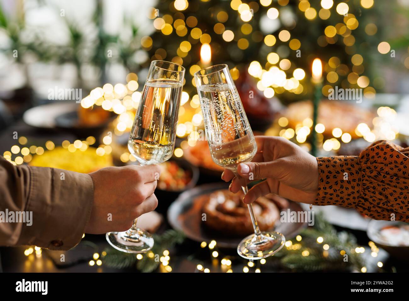 Dining table adorned two hi-res stock photography and images - Alamy