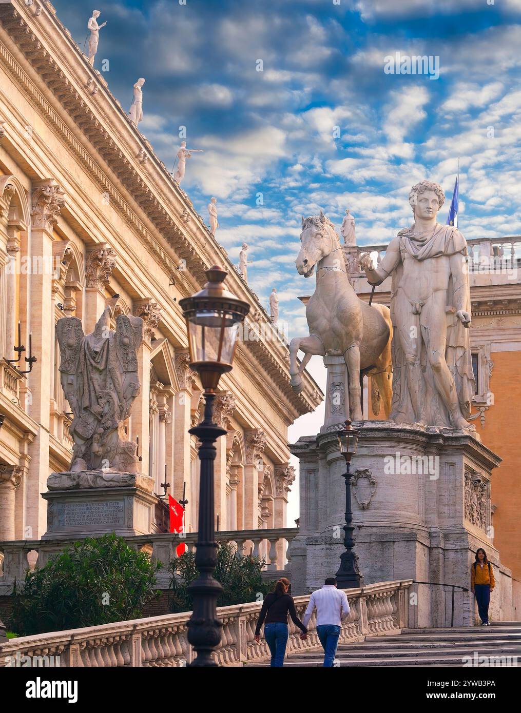 Campidoglio roma statua palazzo hi-res stock photography and images - Alamy