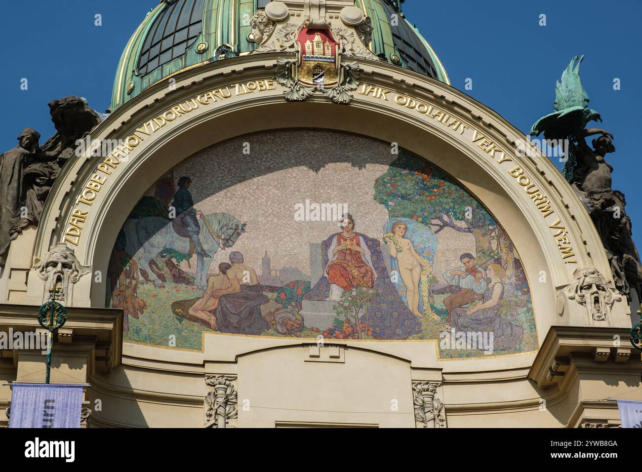 The homage hi-res stock photography and images - Alamy