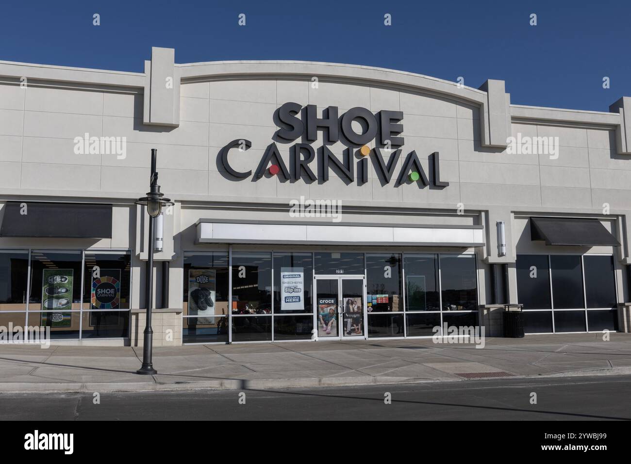 Shoe carnival hi res stock photography and images Alamy