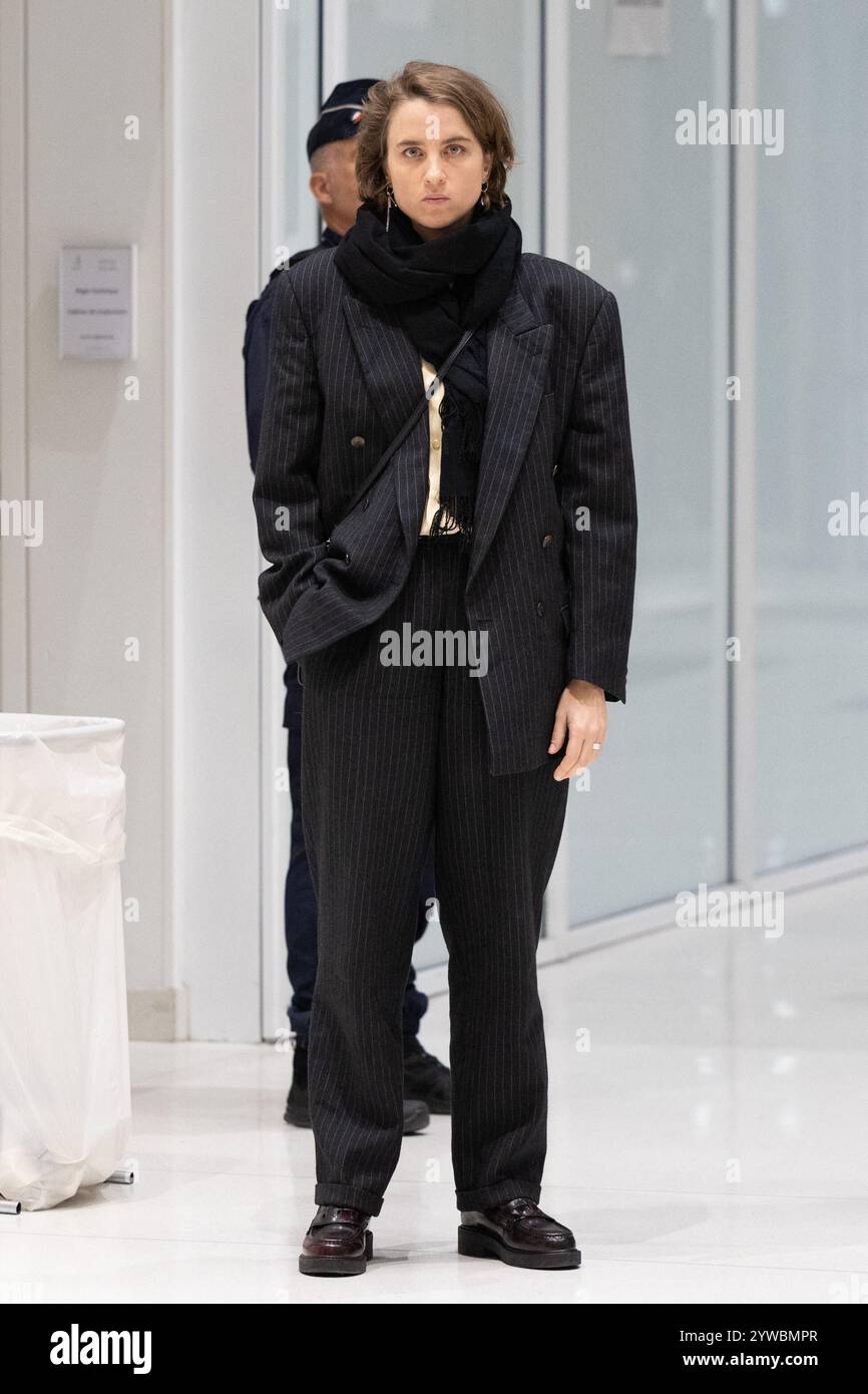 Paris, France. 10th Dec, 2024. French actress Adele Haenel leaves at ...