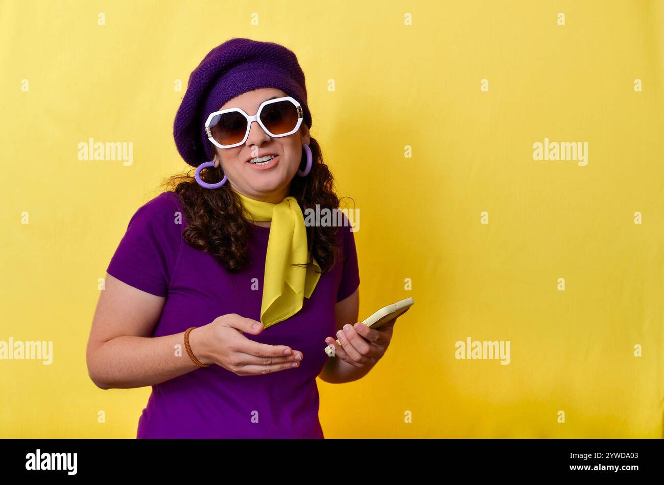 Yellow beret hi-res stock photography and images - Alamy