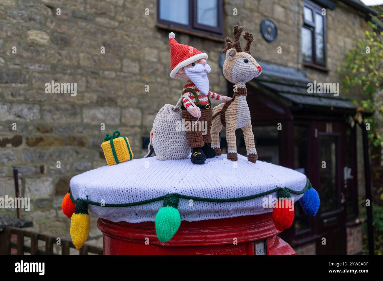 Hackleton Post Box Yarn bombing knitted artwork hi-res stock photography and images - Alamy