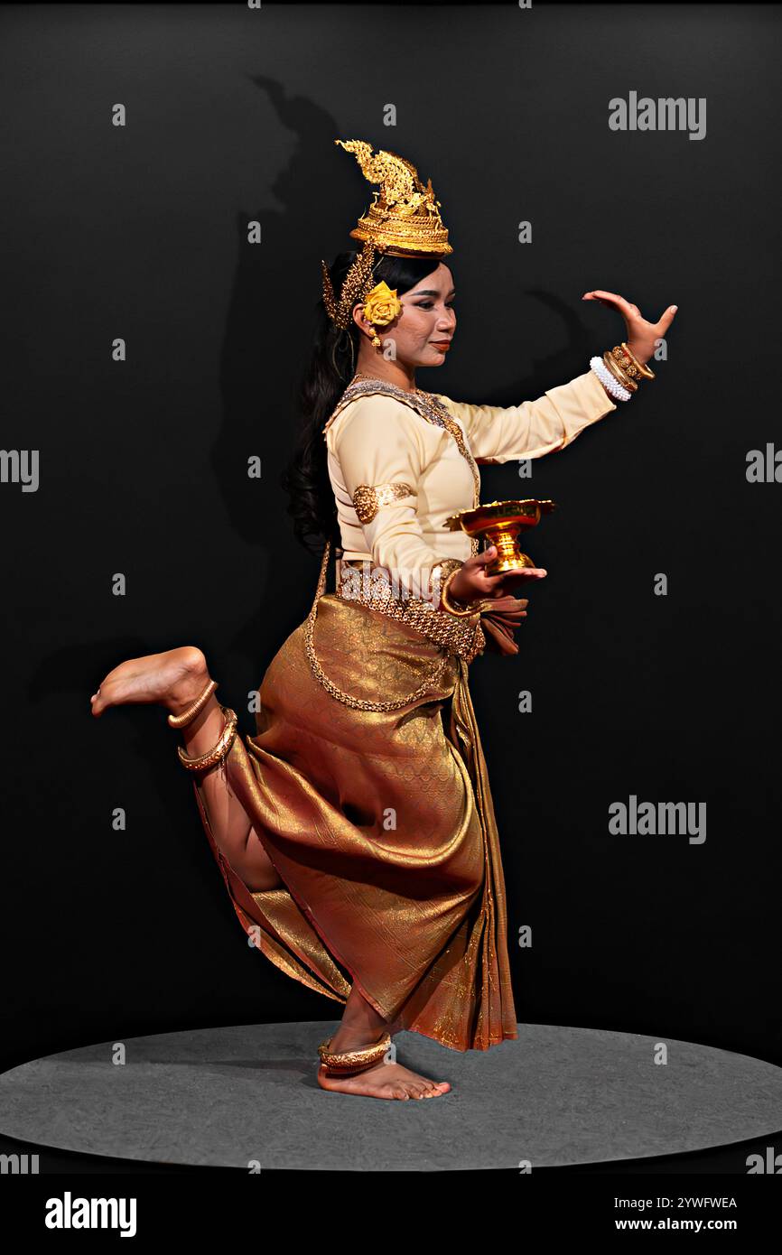 Traditional Apsara dancer in Siem Reap, Cambodia Stock Photo