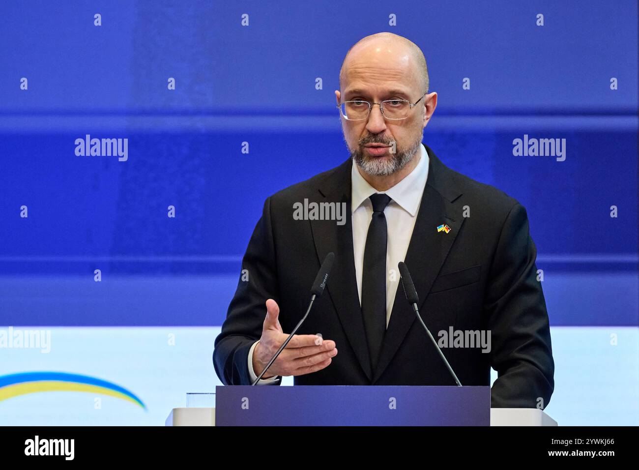 Ministerpräsident Denys Schmyhal beim 7. Deutsch-Ukrainischen Wirtschaftsforum im Haus der Deutschen Wirtschaft in Berlin. / Prime Minister Denys Schmyhal at the 7th German-Ukrainian Economic Forum at the Haus der Deutschen Wirtschaft in Berlin. snapshot-photography/T.Seeliger *** Prime Minister Denys Schmyhal at the 7th German Ukrainian Economic Forum at the Haus der Deutschen Wirtschaft in Berlin Prime Minister Denys Schmyhal at the 7th German Ukrainian Economic Forum at the Haus der Deutschen Wirtschaft in Berlin snapshot photography T Seeliger Stock Photo