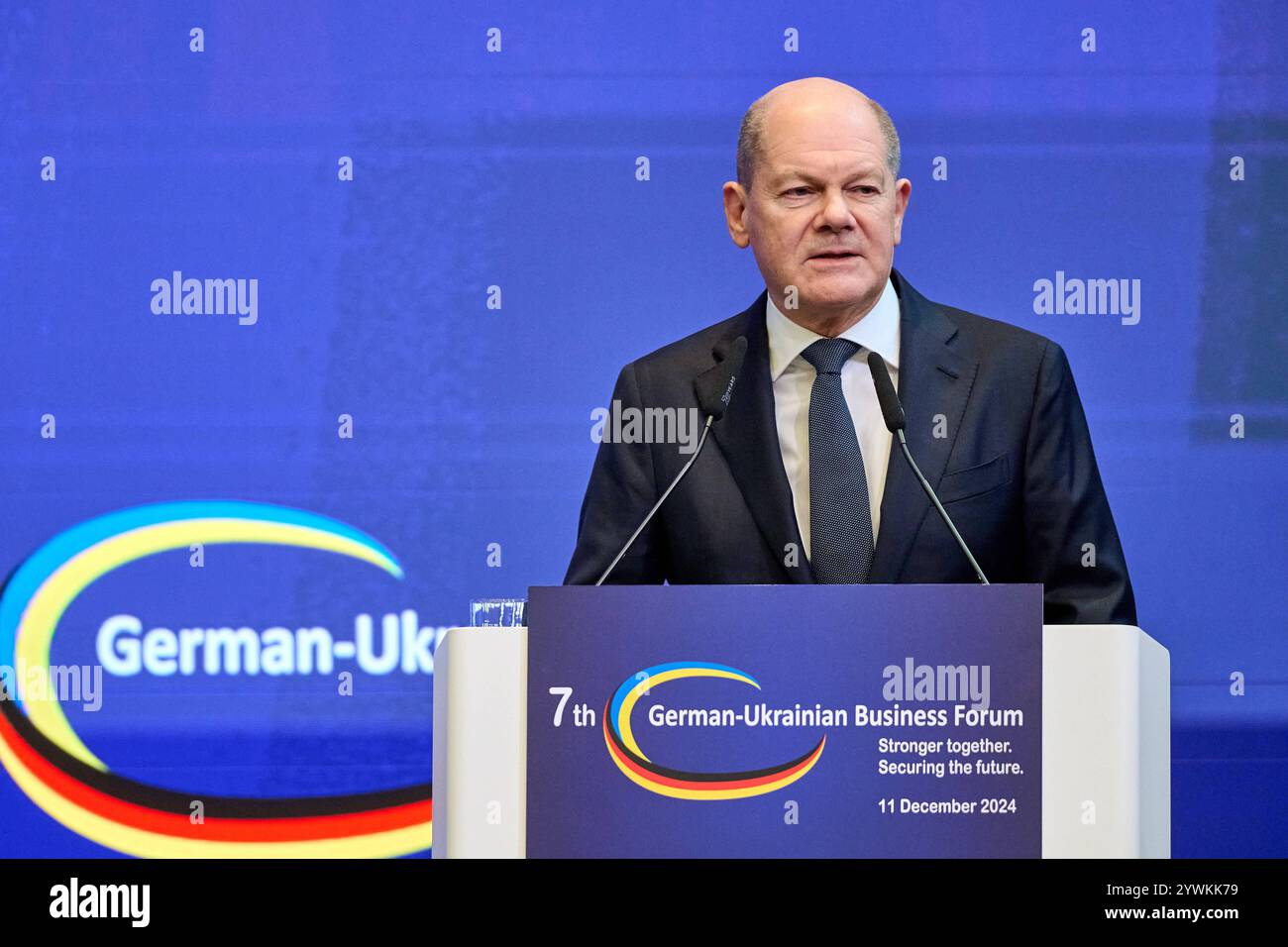 Bundeskanzler Olaf Scholz beim 7. Deutsch-Ukrainischen Wirtschaftsforum im Haus der Deutschen Wirtschaft in Berlin. / Federal Chancellor Olaf Scholz at the 7th German-Ukrainian Economic Forum in the House of German Business in Berlin. snapshot-photography/T.Seeliger *** Federal Chancellor Olaf Scholz at the 7th German Ukrainian Economic Forum in the House of German Business in Berlin Federal Chancellor Olaf Scholz at the 7th German Ukrainian Economic Forum in the House of German Business in Berlin snapshot photography T Seeliger Stock Photo