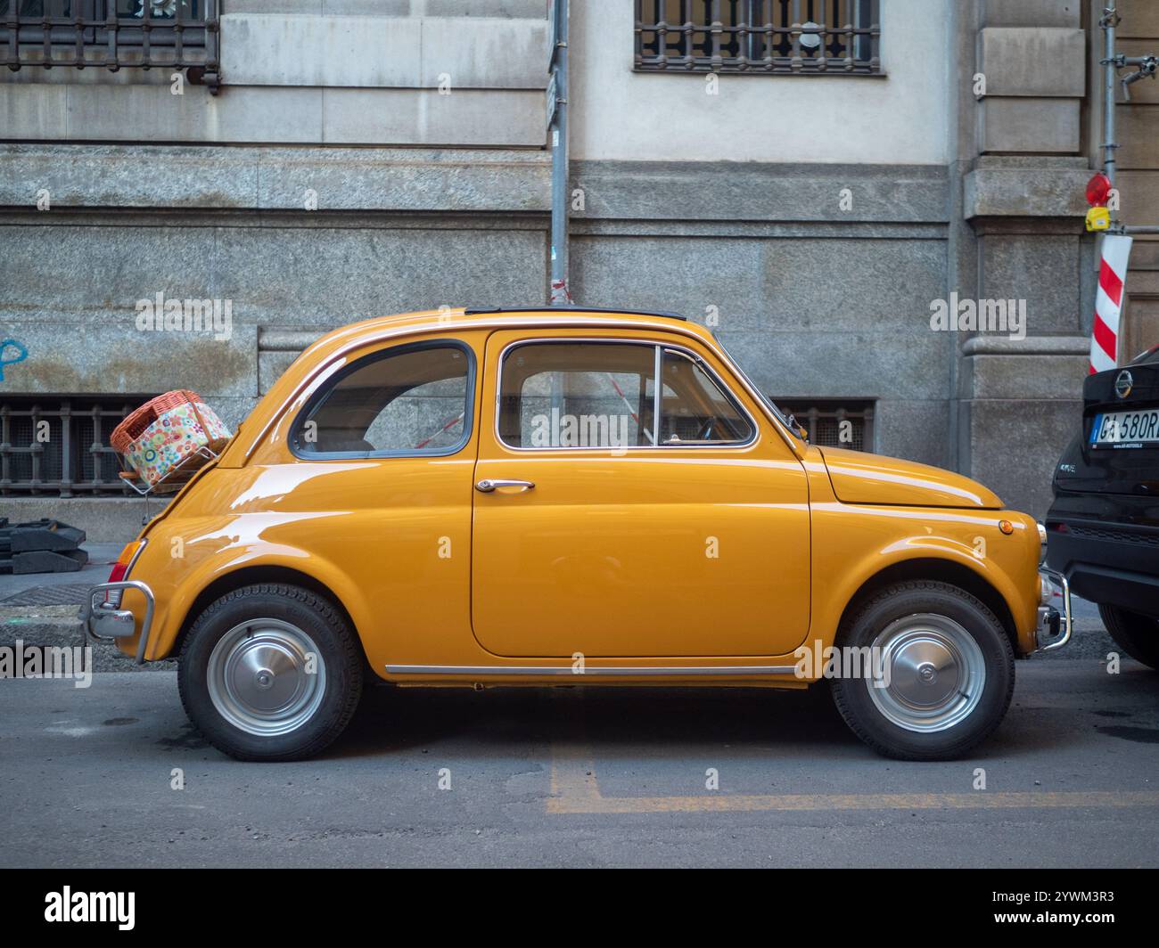Italy Fiat 500 car yellow Stock Photo - Alamy