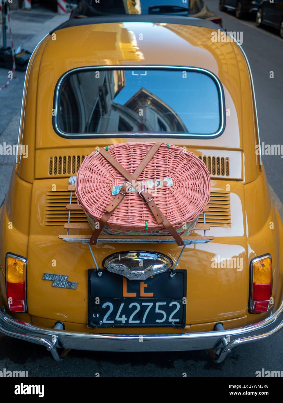 Italy Fiat 500 car yellow Stock Photo - Alamy