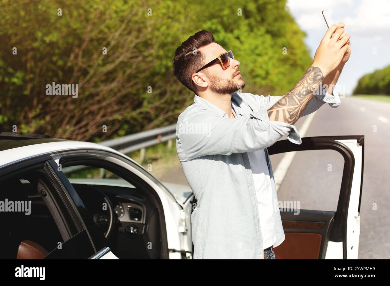 Trying To Find Driver broken car trying find hi-res stock photography and images - Alamy