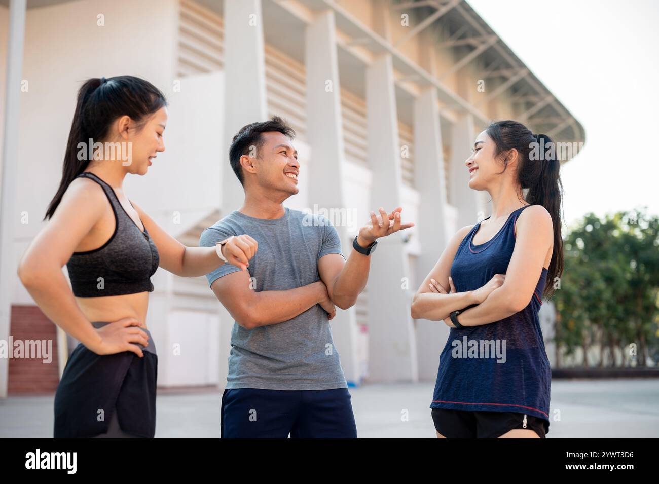 Group sporty females standing hi-res stock photography and images - Alamy