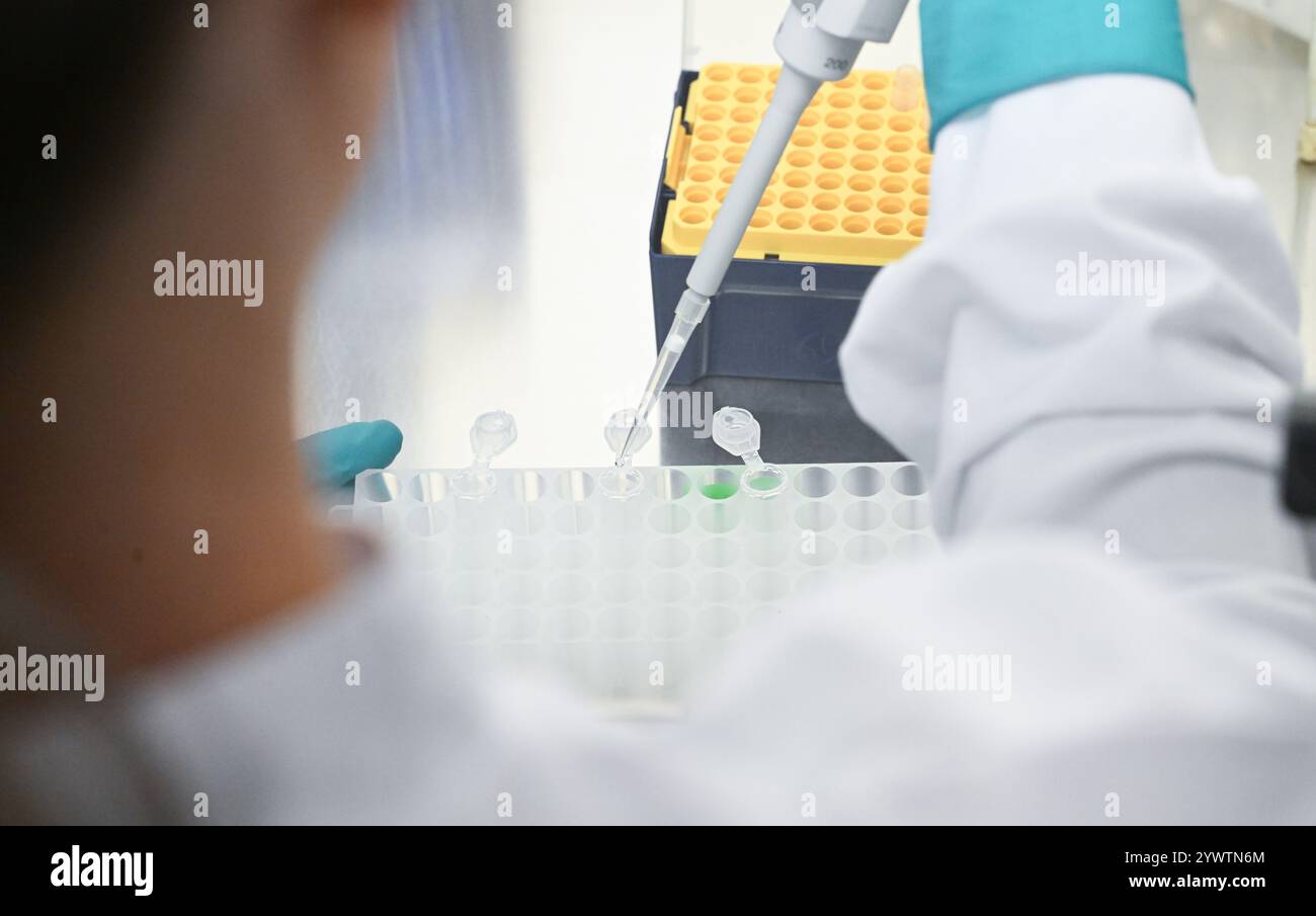 Mrna cancer vaccines hi-res stock photography and images - Alamy