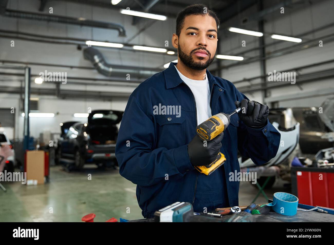 Spacious modern auto repair hi-res stock photography and images - Alamy