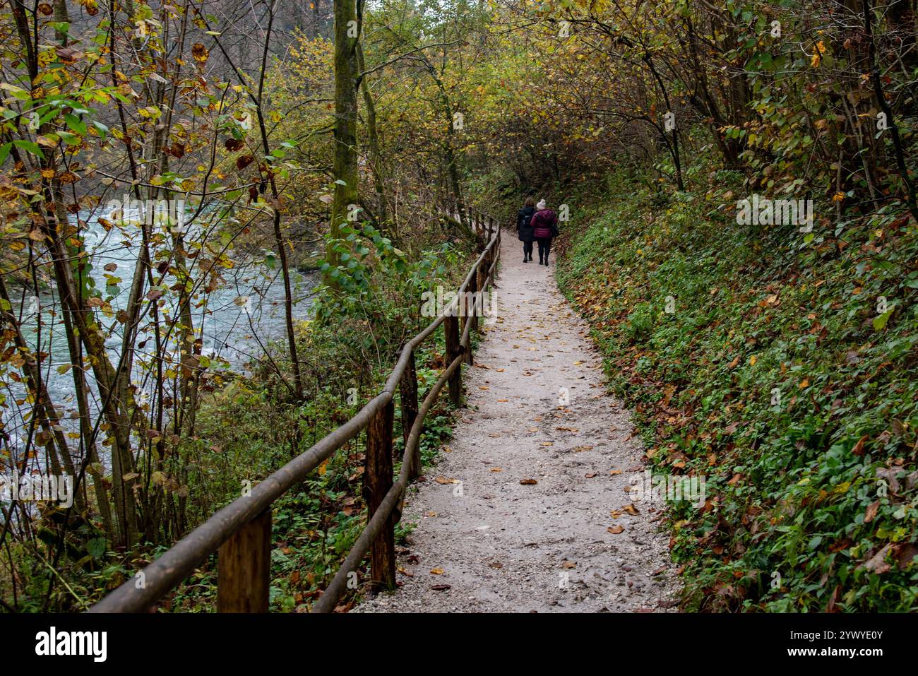 Riverside pathway along river hi-res stock photography and images - Alamy