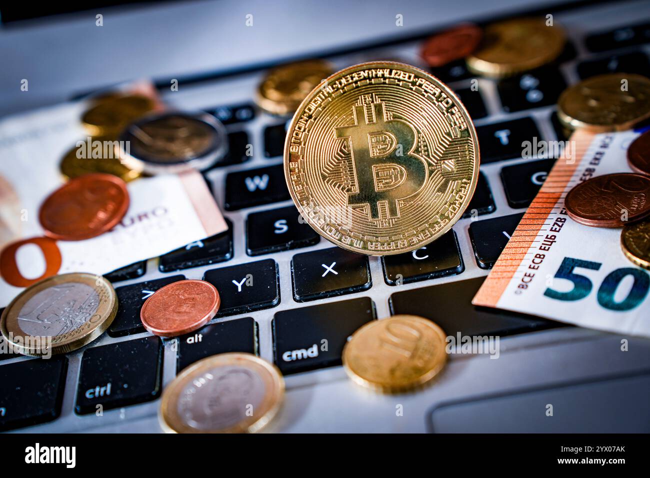Euro bitcoin exchange hi-res stock photography and images - Alamy