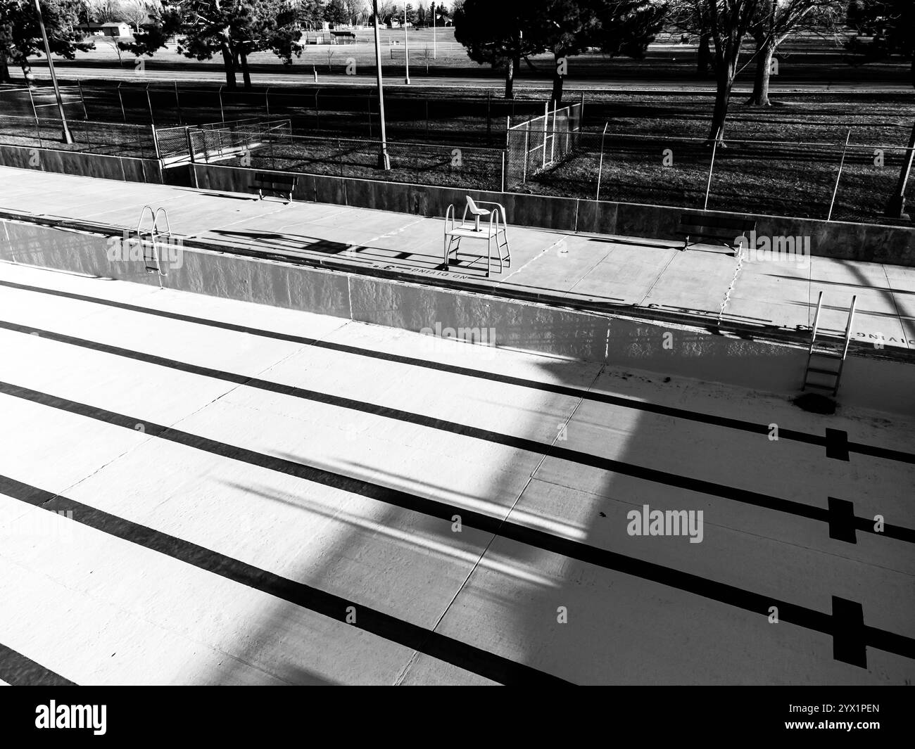 No diving board swimming pool Black and White Stock Photos & Images - Alamy
