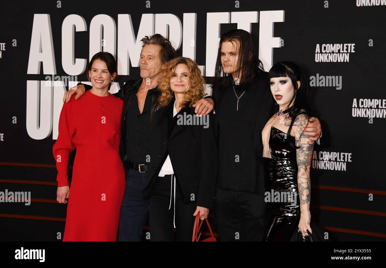 HOLLYWOOD, CALIFORNIA DECEMBER 10 (LR) Sosie Bacon, Kevin Bacon