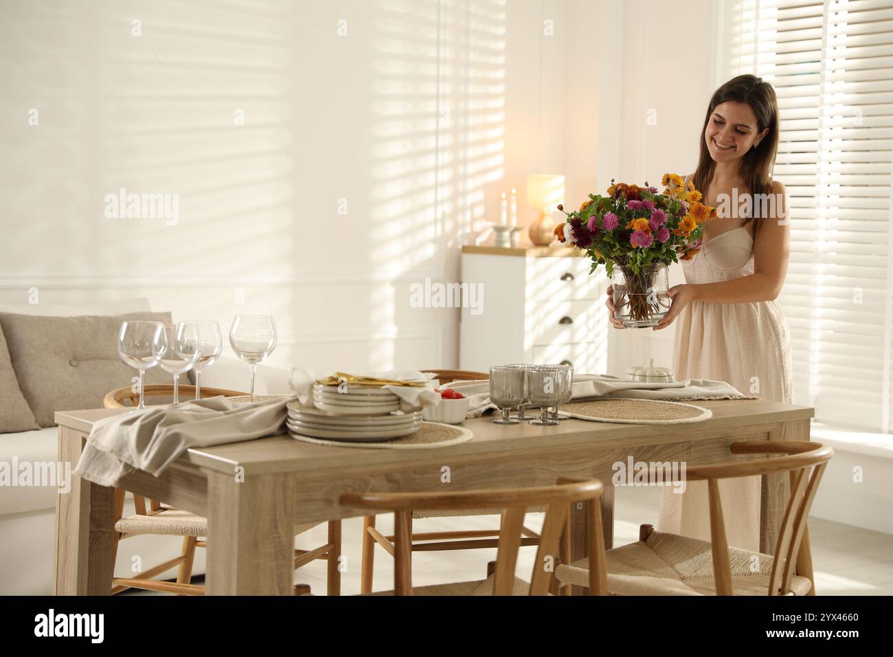 Cozy fall dinner setting hi-res stock photography and images - Alamy