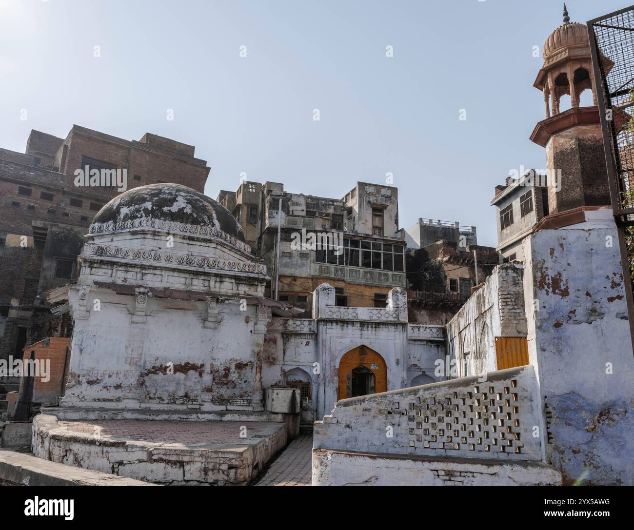 Old Mathura Mathura mosque hi-res stock photography and images - Alamy