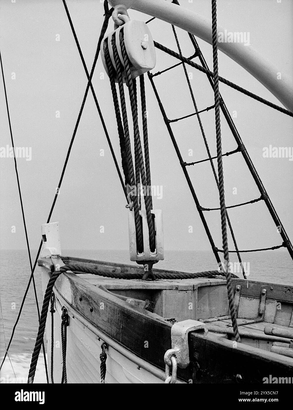 Close up vintage rope Black and White Stock Photos & Images - Alamy