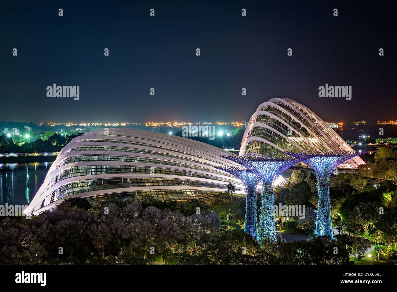 Singapore gardens by the bay hi-res stock photography and images - Alamy