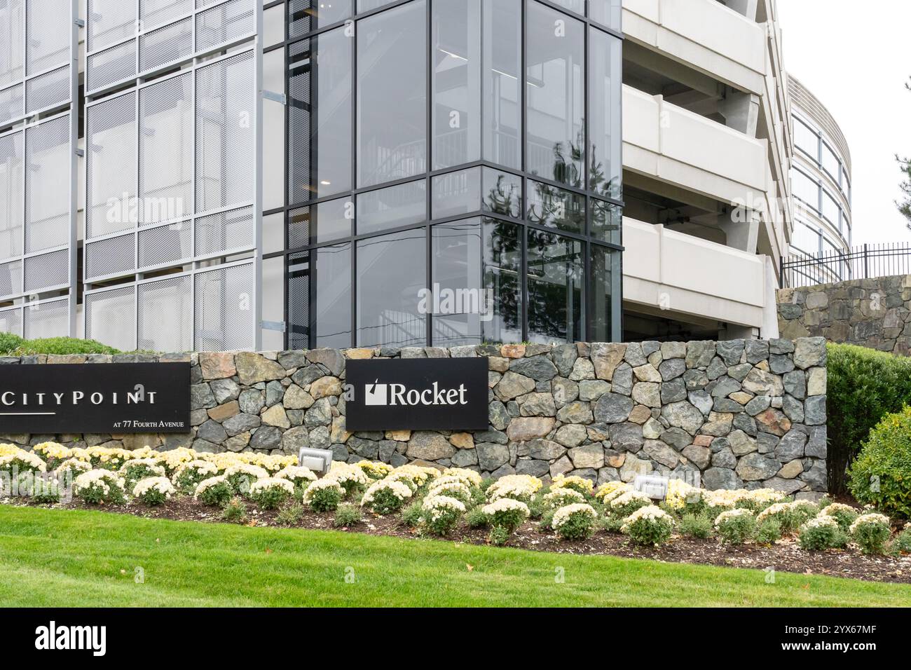 Rocket Global Mobile rocket hi-res stock photography and images - Alamy