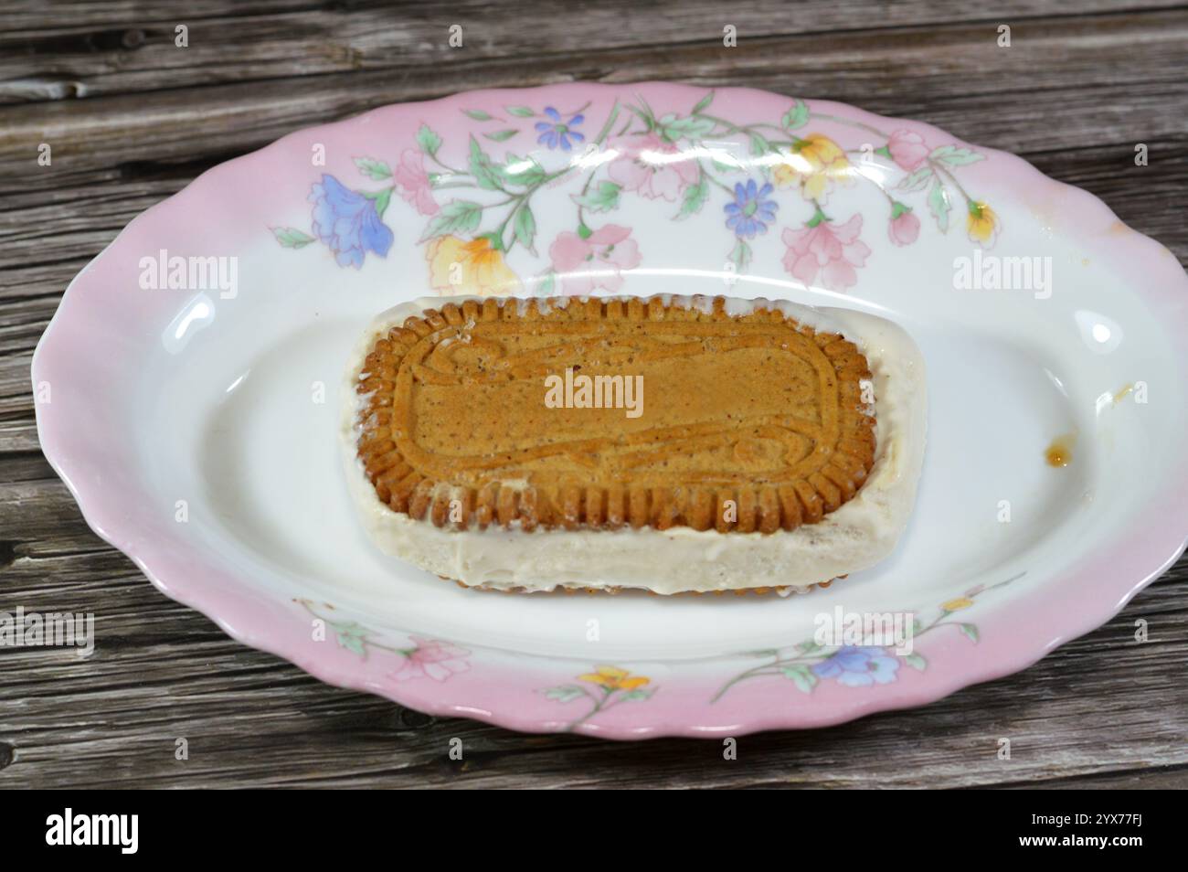 Biscuit ice cream sandwich, a frozen dessert consisting of ice cream ...