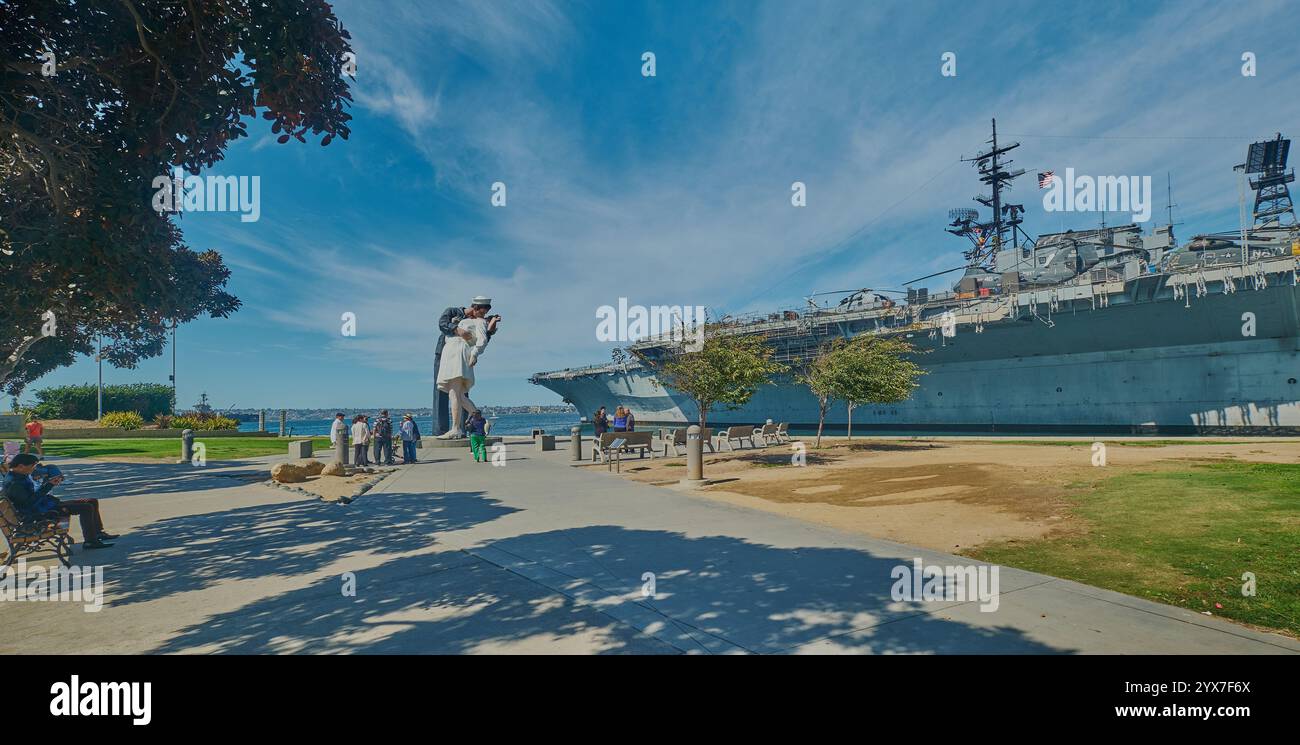 The USS Midway Museum and Unconditional Surrender Statue (sculpture) in ...