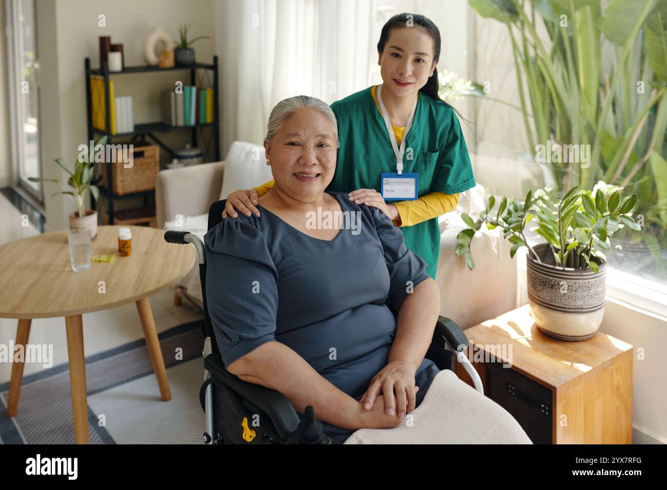 Elderly home worker care health hi-res stock photography and images - Alamy