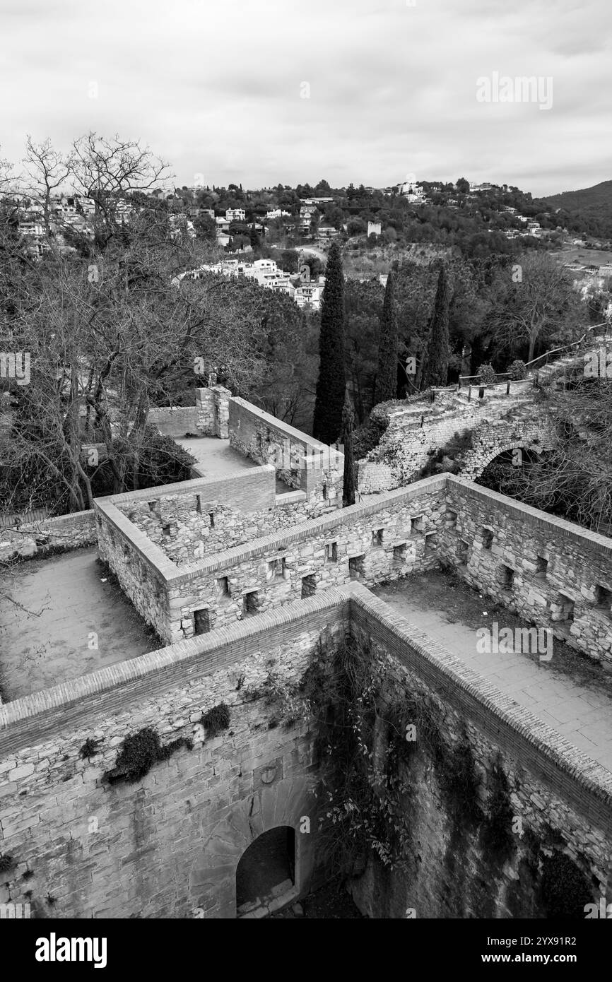 Historic ancient walls in Black and White Stock Photos & Images - Alamy