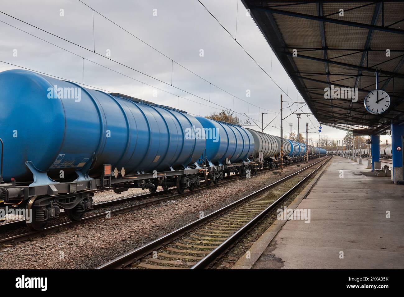 Crude oil train hi-res stock photography and images - Alamy